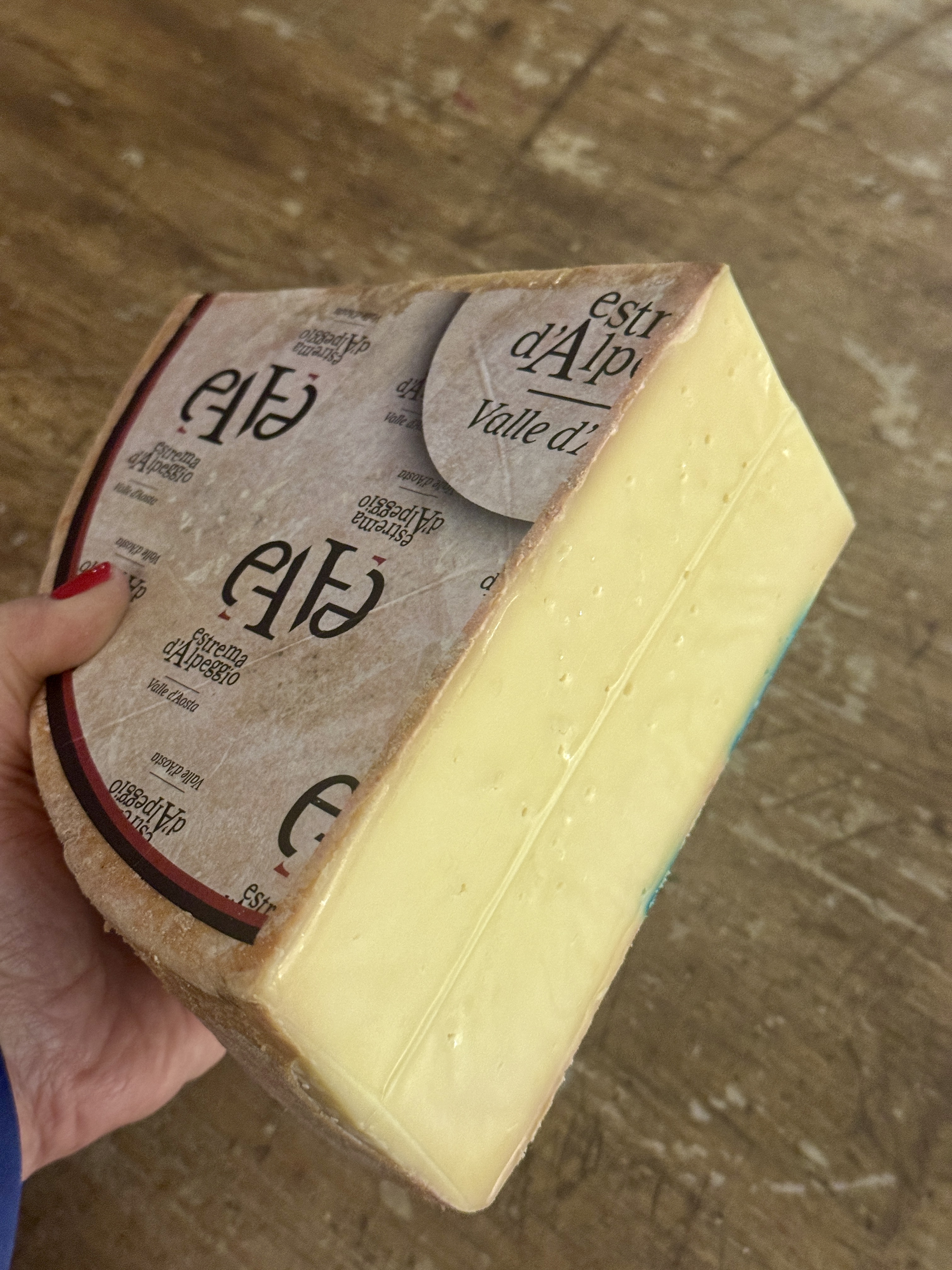 Formaggio d'alpeggio protagonista dell'evento HUG a Milano